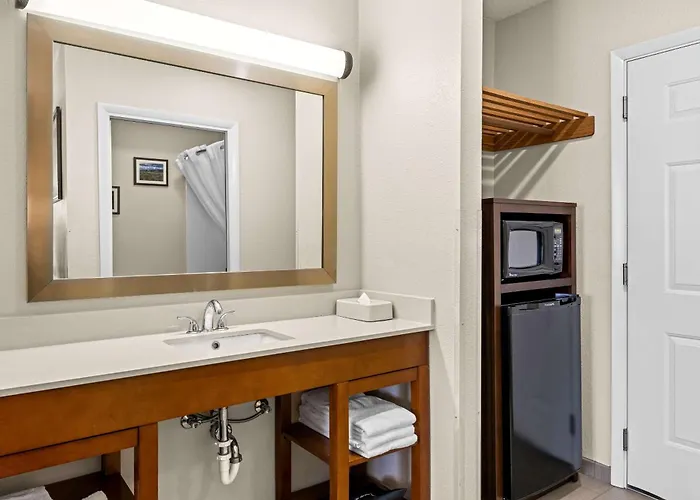 Comfort Hwy 16 To Yellowstone Hotel 5*